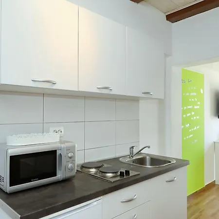 Bebob, No 3 Apartman *