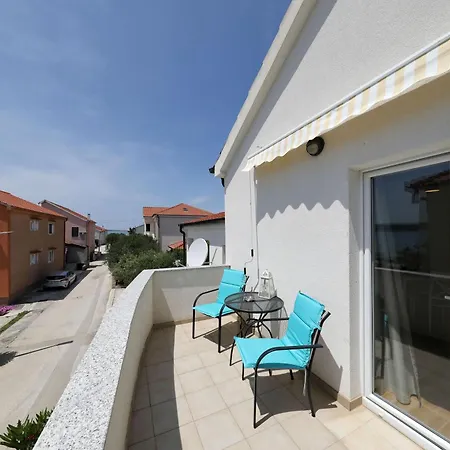 Bebob, No 3 Apartman *