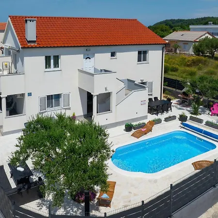 Bebob, No 3 Apartman